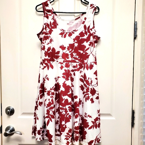 Dresses & Skirts - Women's midi floral dress